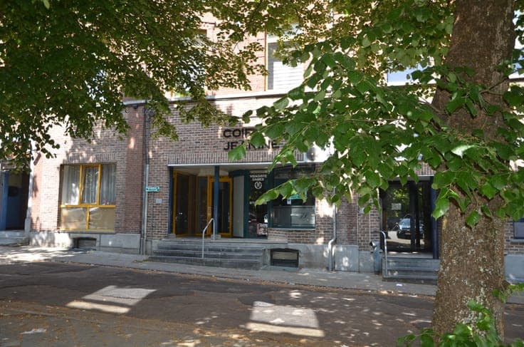 SUPERBE STUDIO AVEC TERRASSE FACE KIOSQUE PARC COUILLET