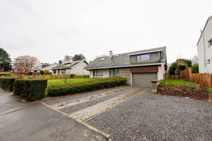 Spacieuse maison moderne avec grand jardin